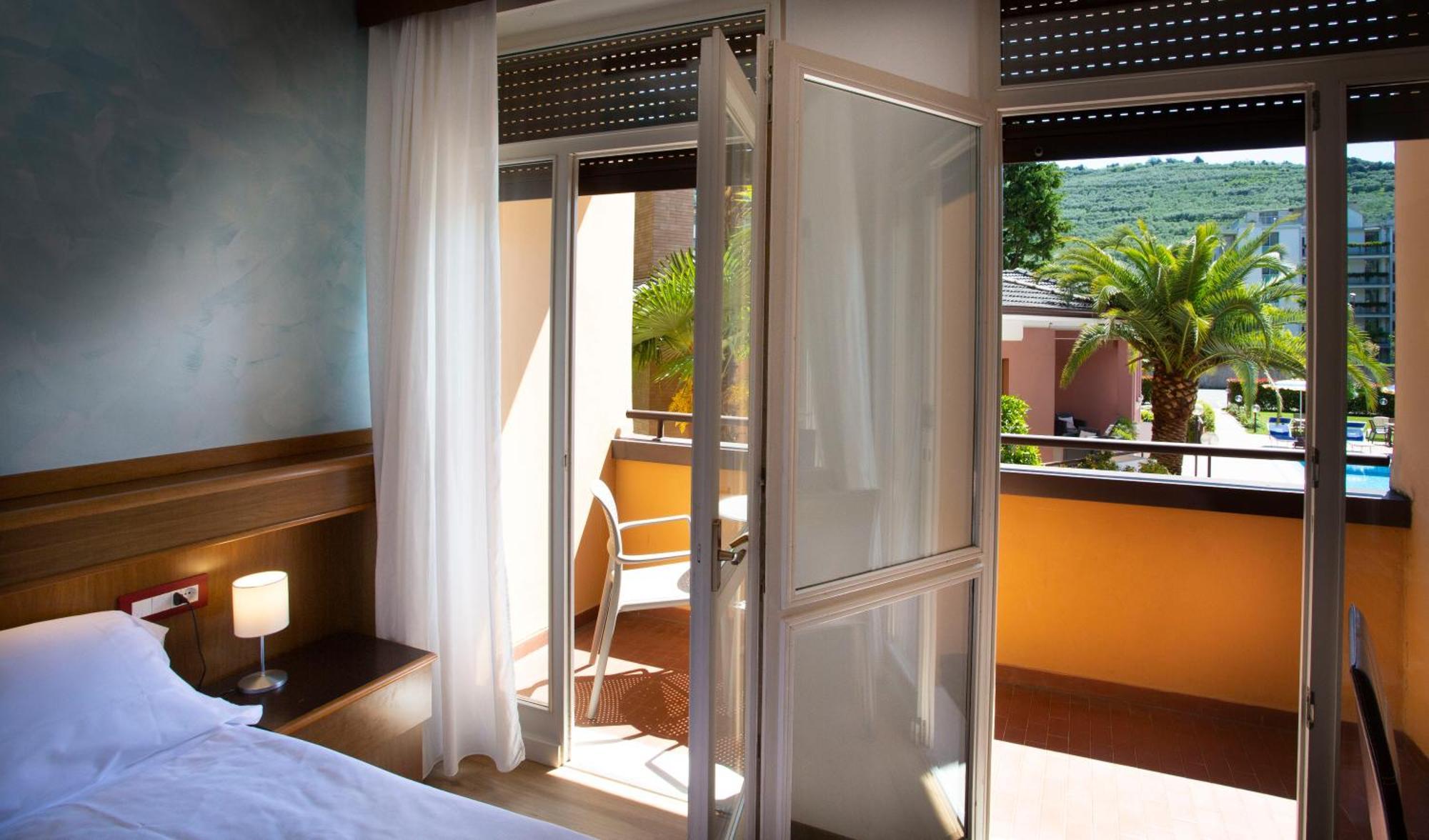 Sunlake 3* Riva del Garda