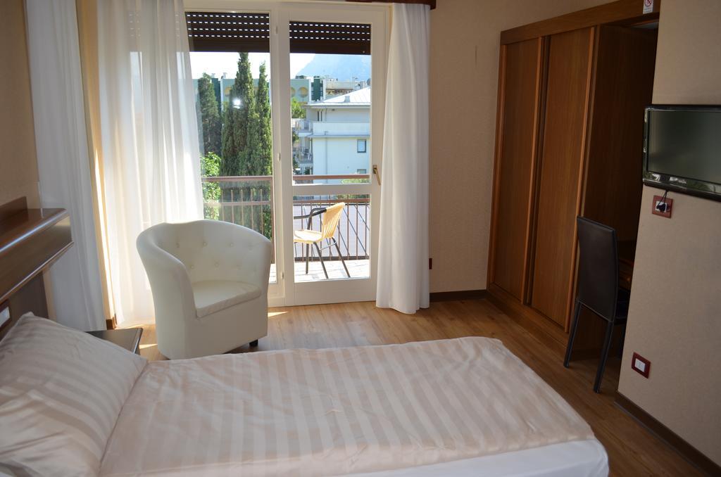 Sunlake Hotel